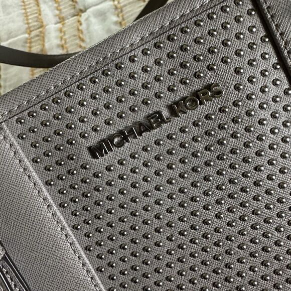 Michael Kors Jet Set Travel Micro-Stud Pearl Grey Saffiano Leather Tote Handbag - Picture 7 of 15